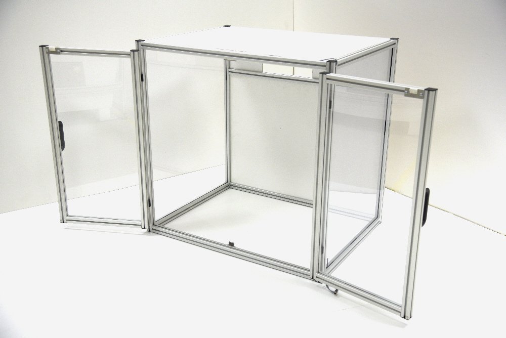 Optio koneen yhteydessä: CNC-Step - Suojakotelo saranaovilla edessä - High-Z S-1400/105 - 1940 × 1450 × 850 mm