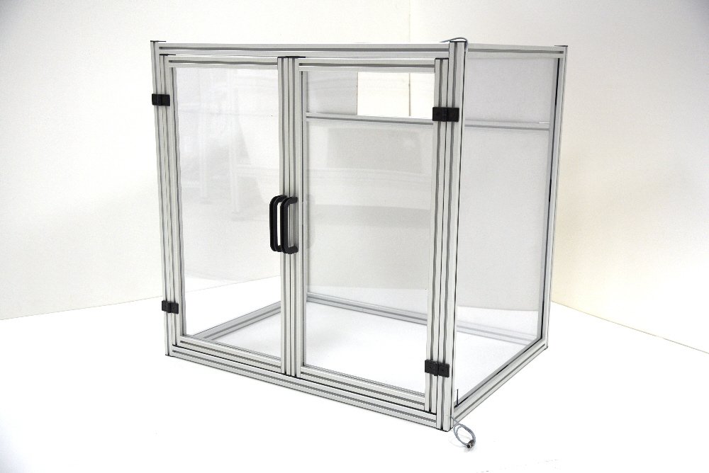 Optio koneen yhteydessä: CNC-Step - Suojakotelo saranaovilla edessä - High-Z S-1400 - 1940 × 1170 × 850 mm