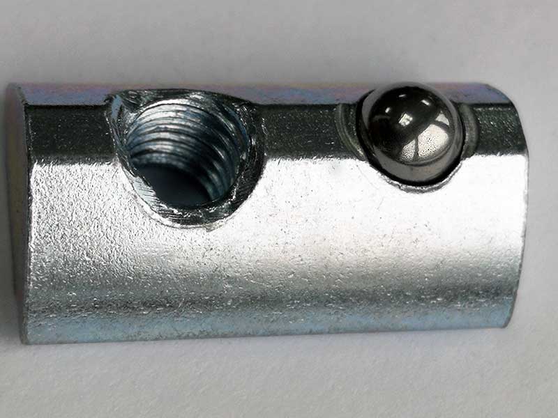 CNC-Step - T-uramutterit 8 mm - M6 - 10 kpl ruuveineen - itselukittuvat