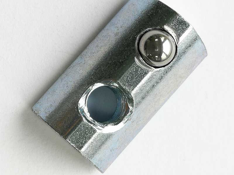 CNC-Step - T-uramutterit 8 mm - M6 - 10 kpl ruuveineen - itselukittuvat