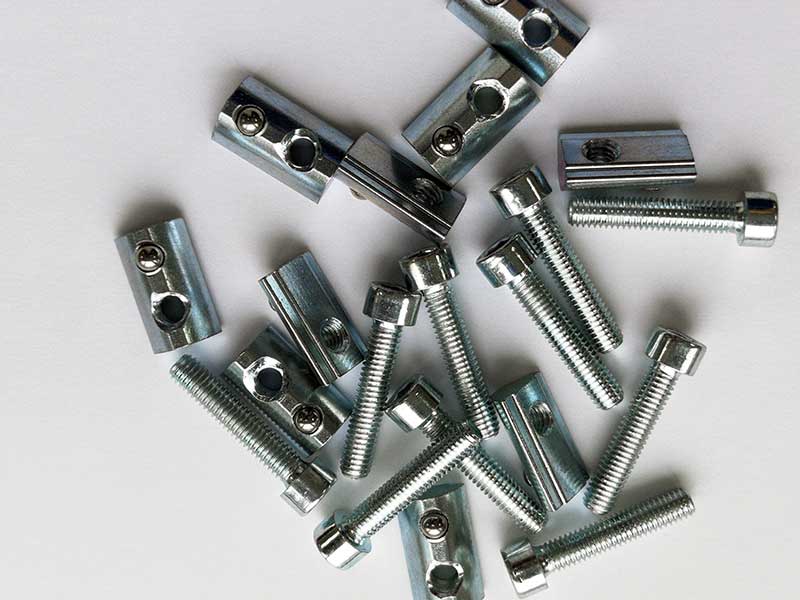 CNC-Step - T-uramutterit 8 mm - M6 - 10 kpl ruuveineen - itselukittuvat