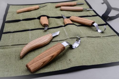 BeaverCraft – Wood Carving Set of 8 Knives (8 knives in roll + accessories)