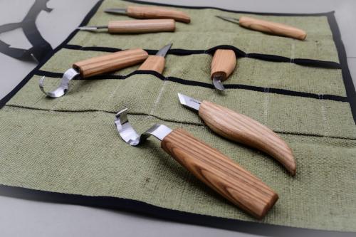 BeaverCraft – Wood Carving Set of 8 Knives (8 knives in roll + accessories)