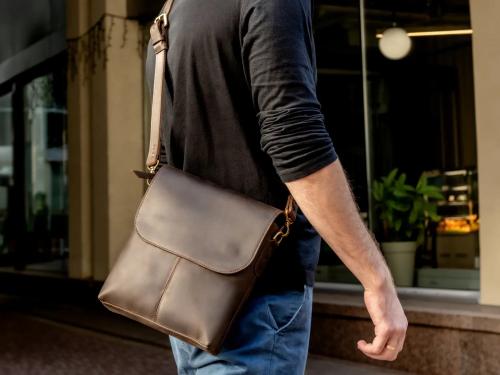 Beavercraft - Grip - Leather Flap Over Shoulder Bag for Men, Chocolate