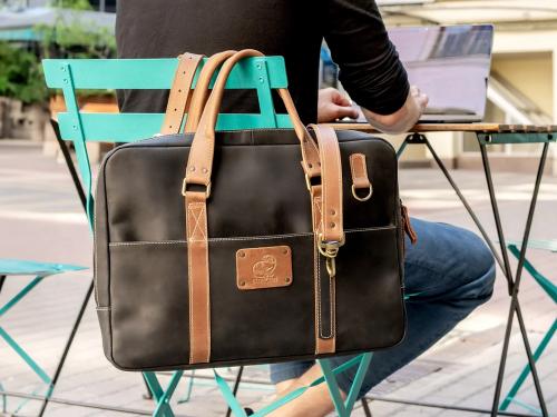 Beavercraft - Intense - Leather Business Laptop Bag, Black