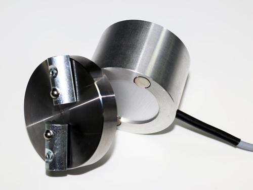 Optio koneen yhteydessä: CNC-Step - Työkalun pituustunnistin pieni - terä enint. Ø17 mm - IP65 - magneettijalka - Neutrik