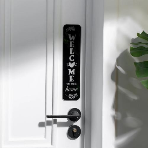 xTool - 3 mm peittävä kiiltävä akryylilevy, musta, 30 × 48 cm (1 kpl)