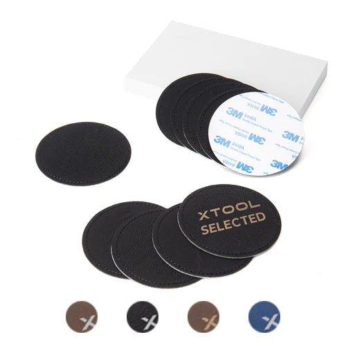 xTool - Pyöreä laserattava PU-merkki 76 mm, musta hopeaksi (10 kpl)