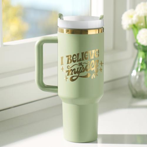 xTool - ruostumaton teräsmuki irrotettavalla kahvalla, armeijanvihreä–kulta, 40 oz (1183 ml)