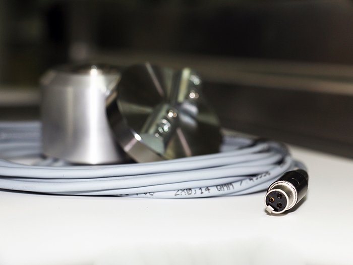 Optio koneen yhteydessä: CNC-Step - Työkalun pituustunnistin pieni - terä enint. Ø17 mm - IP65 - magneettijalka - Neutrik