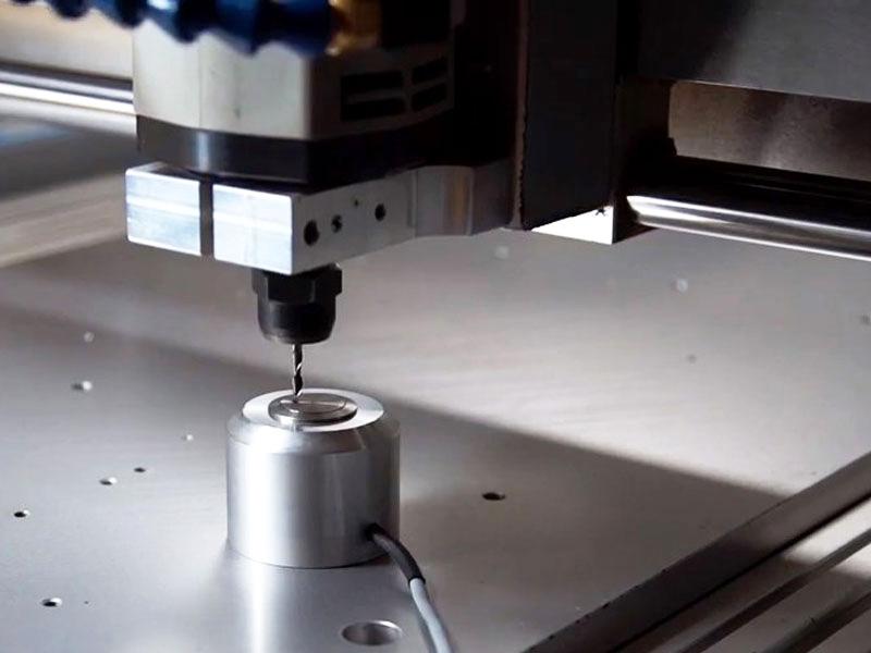Optio koneen yhteydessä: CNC-Step - Työkalun pituustunnistin pieni - terä enint. Ø17 mm - IP65 - magneettijalka - Neutrik